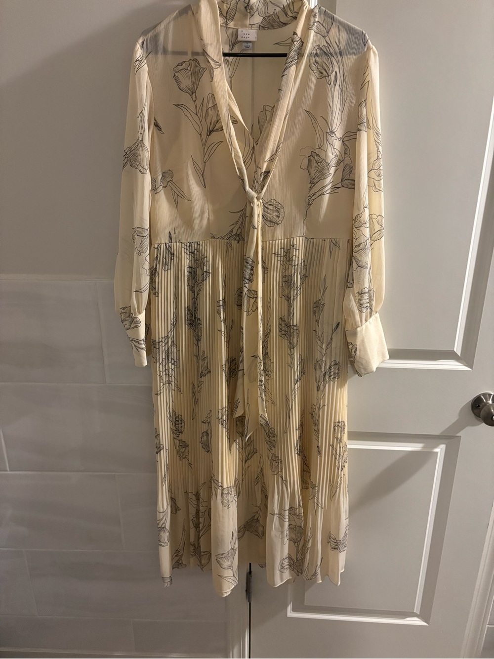 a new day Cream Floral Tie-Neck Pleated Midi Dress